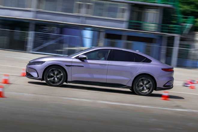 速度与操控高度融合 比亚迪汉/唐荣耀版场地试驾