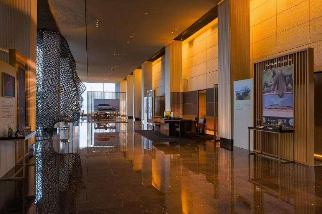 诠释新现代豪华主义 “揽胜之境”与全新揽胜SV