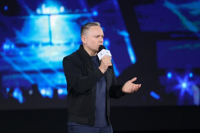 宝马新世代概念车中国动态首秀 成功挑战极限陡坡