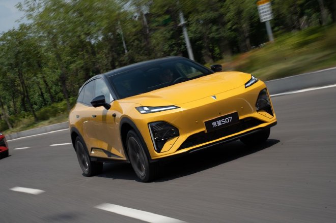 底盘驾控再升级 试驾全新深蓝S07增程版