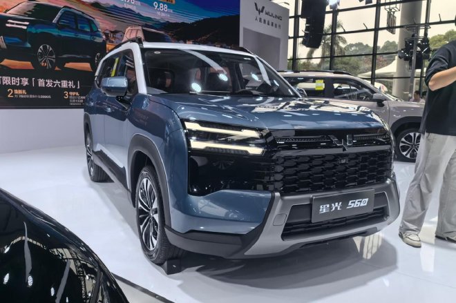 接地气的实用之车 静态体验五菱星光560