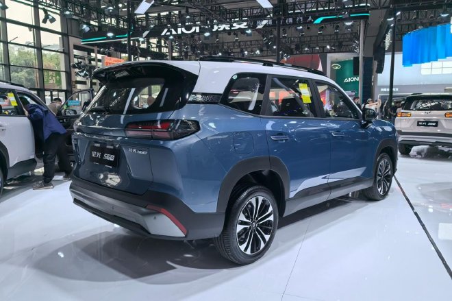 接地气的实用之车 静态体验五菱星光560