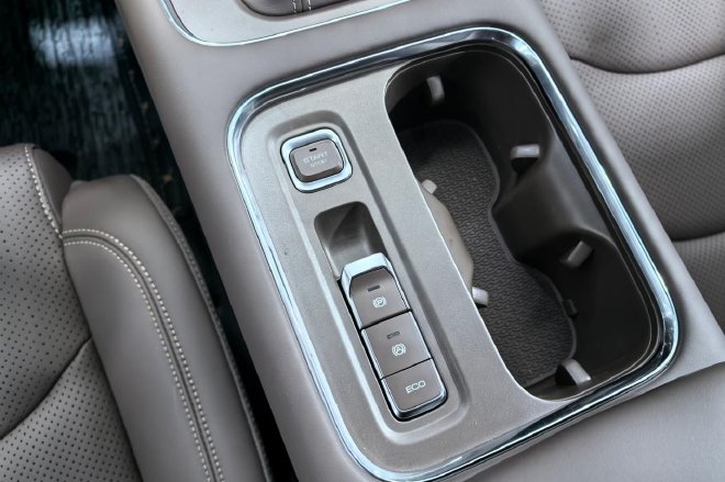 接地气的实用之车 静态体验五菱星光560