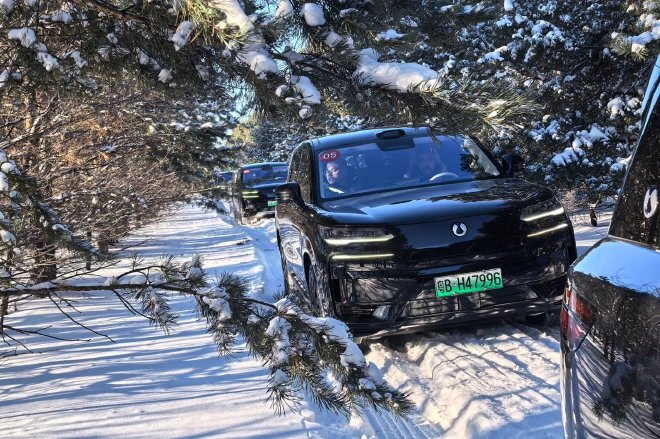 可城亦可雪 冰雪试驾腾势SUV双旗舰