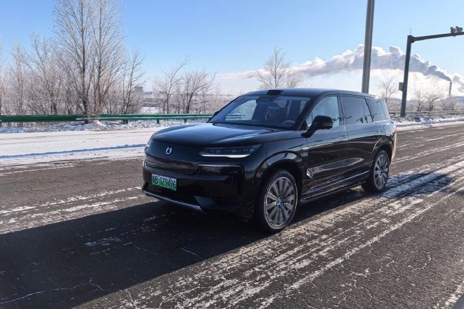 可城亦可雪 冰雪试驾腾势SUV双旗舰