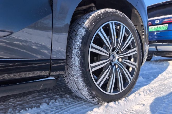 可城亦可雪 冰雪试驾腾势SUV双旗舰