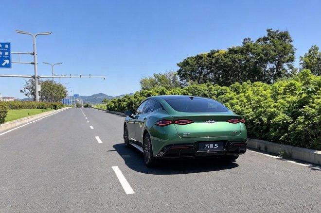 家族中的另类新品 抢先试驾方程豹方程S
