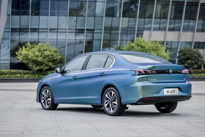 中国市场首款新狮标车型 东风标致新408发布