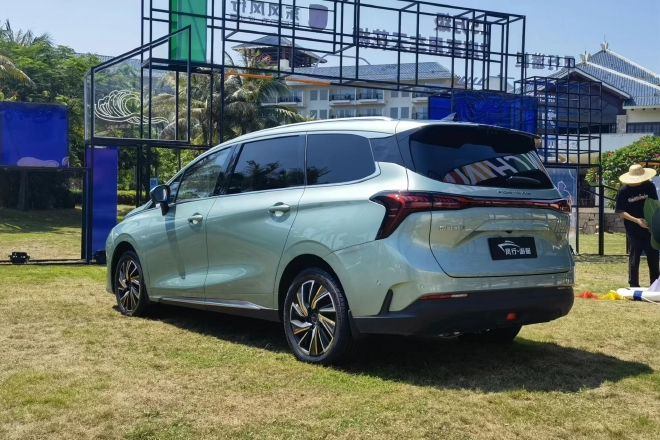 东风风行游艇正式上市 售价11.99-15.49万元