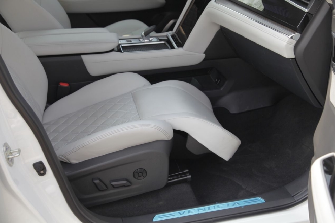 享小城快乐生活 试驾东风日产启辰双子星