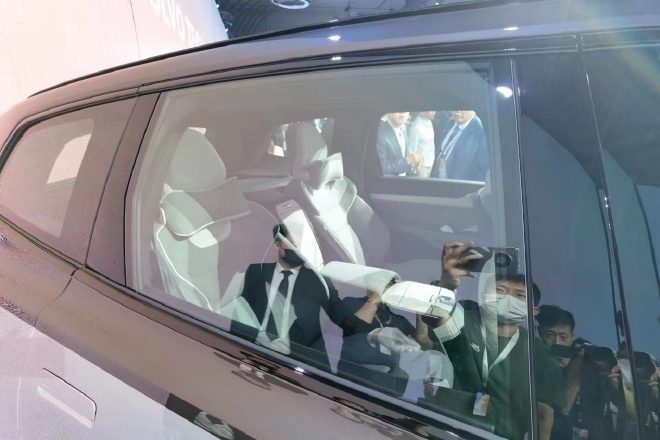 品牌纯电旗舰SUV 沃尔沃EX90完成中国首秀
