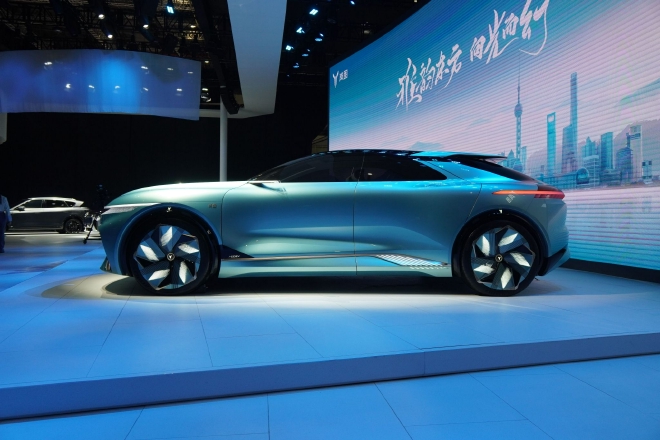 2023上海车展探馆：岚图携多款新车亮相 追光将正式上市