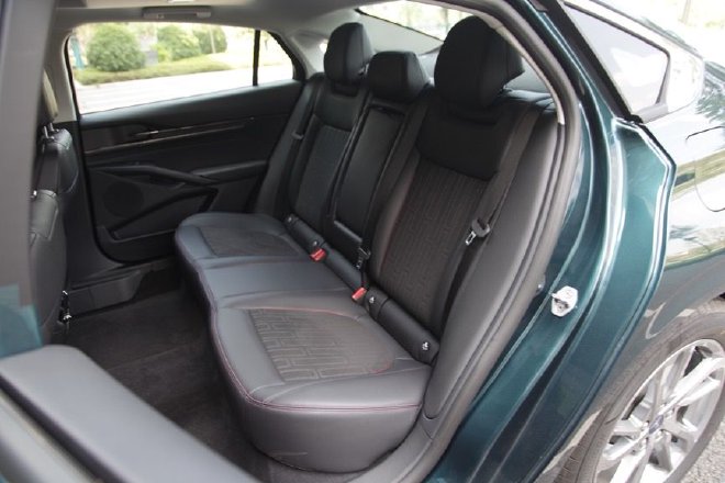 动力充沛空间大 试驾福特蒙迪欧1.5T车型