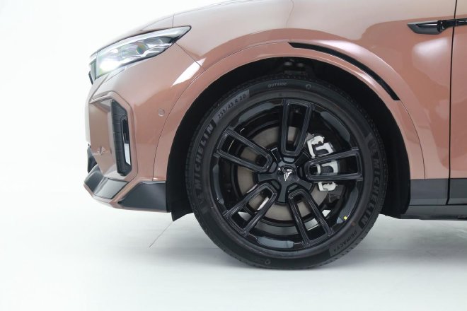 延续品牌“DNA”静态体验新岚图FREE