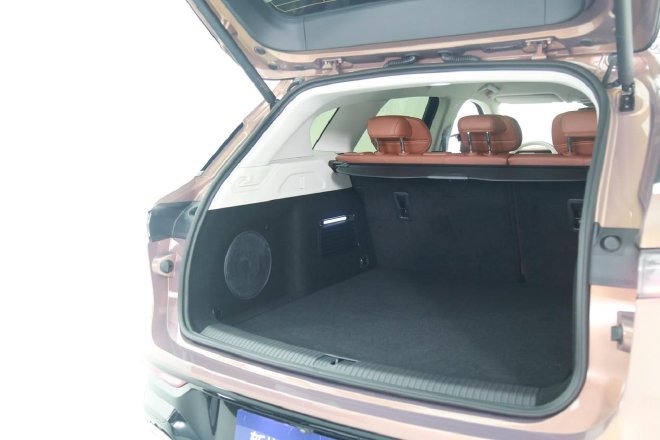 延续品牌“DNA”静态体验新岚图FREE