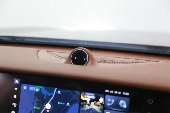 延续品牌“DNA”静态体验新岚图FREE