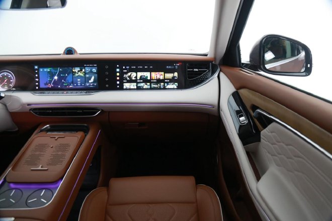 延续品牌“DNA”静态体验新岚图FREE