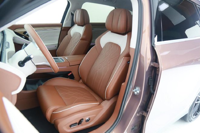 延续品牌“DNA”静态体验新岚图FREE