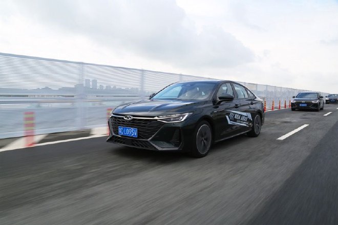 高性能品质家轿 综合试驾奇瑞艾瑞泽8 高能版