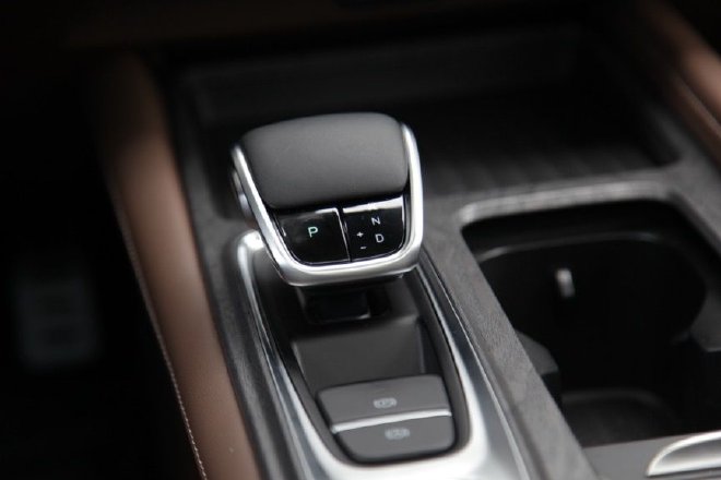 高性能品质家轿 综合试驾奇瑞艾瑞泽8 高能版