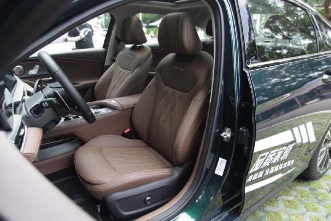 高性能品质家轿 综合试驾奇瑞艾瑞泽8 高能版