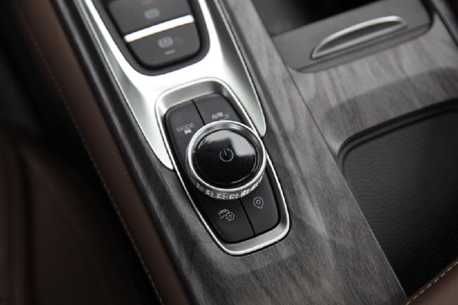 高性能品质家轿 综合试驾奇瑞艾瑞泽8 高能版