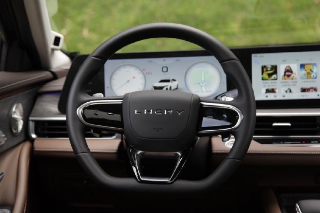 高性能品质家轿 综合试驾奇瑞艾瑞泽8 高能版