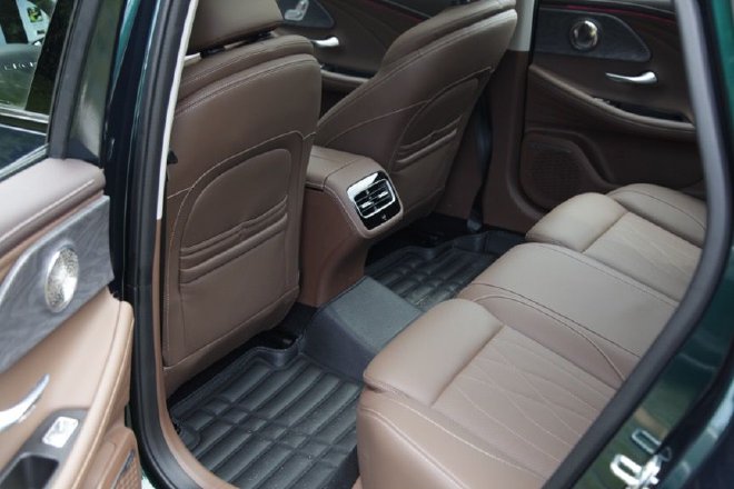 高性能品质家轿 综合试驾奇瑞艾瑞泽8 高能版