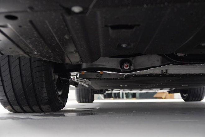 超长续航+4C超充 合创V09更优的移动第三空间