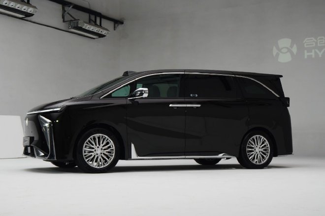 超长续航+4C超充 合创V09更优的移动第三空间