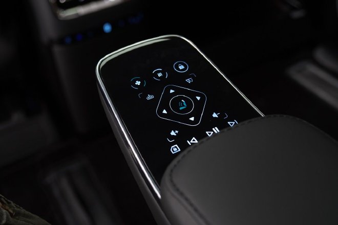 超长续航+4C超充 合创V09更优的移动第三空间