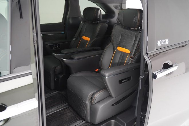 超长续航+4C超充 合创V09更优的移动第三空间