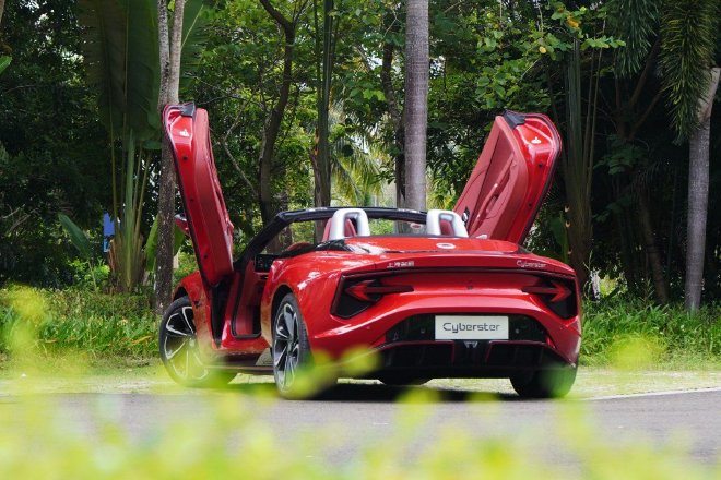 纯电软顶敞篷跑车 MG Cyberster开启大定