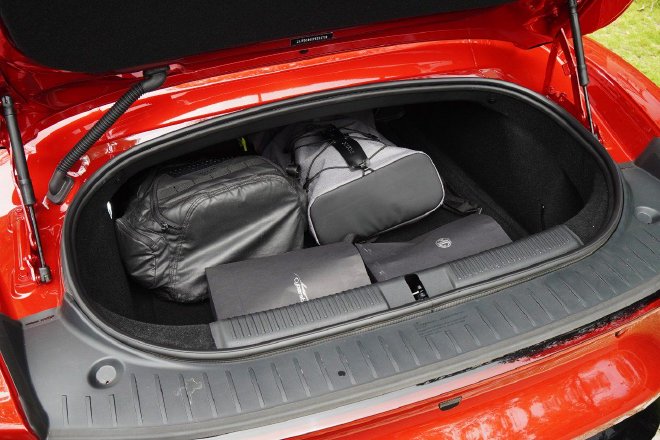 纯电软顶敞篷跑车 MG Cyberster开启大定