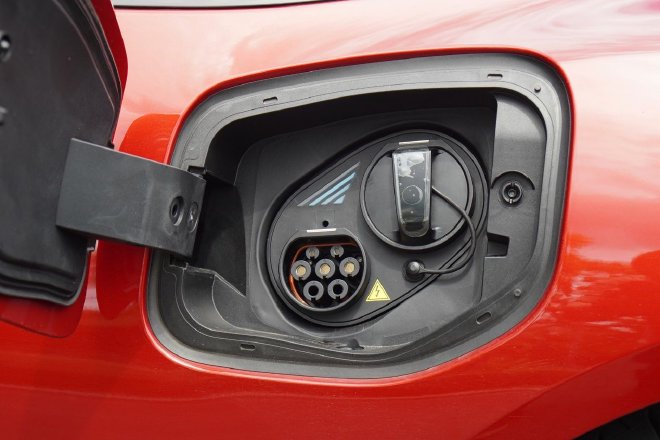 纯电软顶敞篷跑车 MG Cyberster开启大定