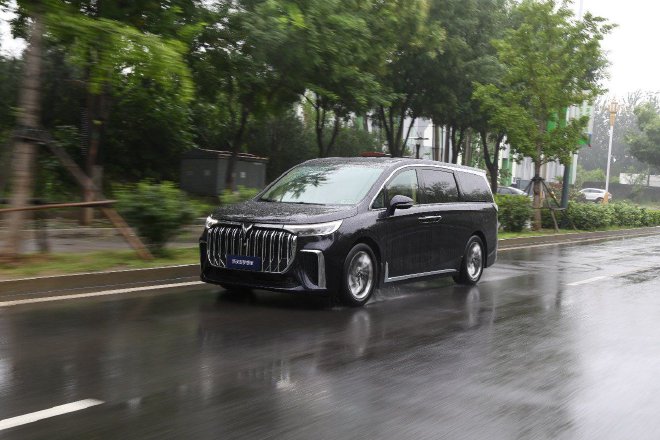 售价33.99万元起 2024款岚图梦想家上市