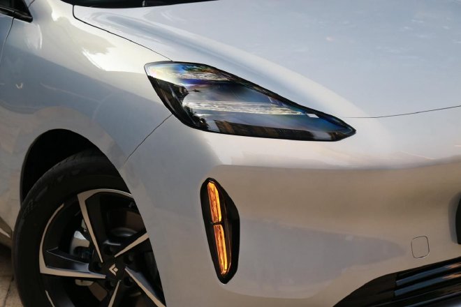 更“炫”的主流级纯电SUV 实拍昊铂HT