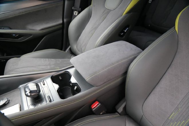 动势交错美学设计 解析比亚迪宋L座舱