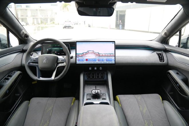 动势交错美学设计 解析比亚迪宋L座舱