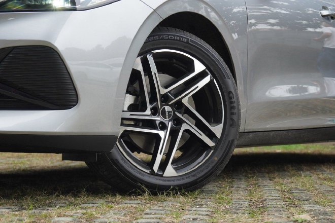 售12.58-17.68万元 上汽荣威D7正式上市