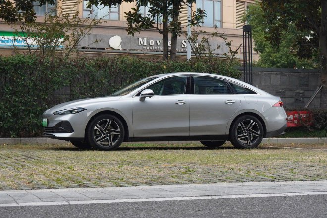 售12.58-17.68万元 上汽荣威D7正式上市