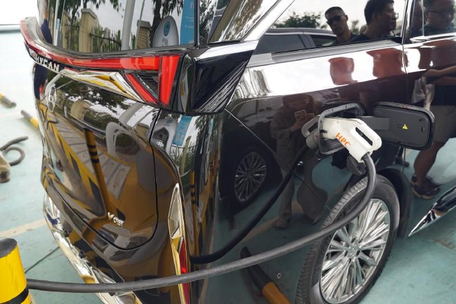 试驾合创V09 独角兽豪华座驾圆百万豪车梦