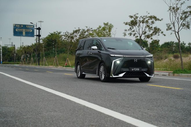 试驾合创V09 独角兽豪华座驾圆百万豪车梦