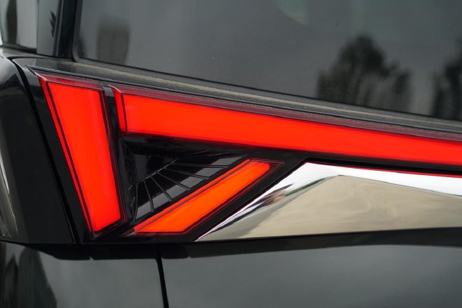 试驾合创V09 独角兽豪华座驾圆百万豪车梦