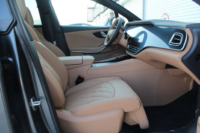 电车不晕车 场地试驾体验2024款飞凡R7