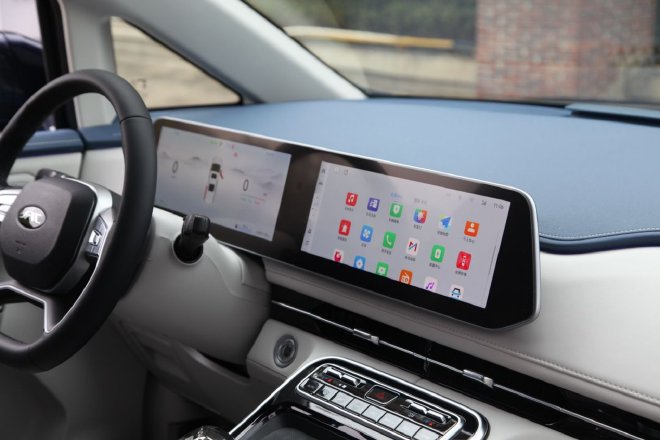 更注重全家出行 试驾瑞风RF8 PHEV版车型