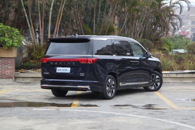 更注重全家出行 试驾瑞风RF8 PHEV版车型