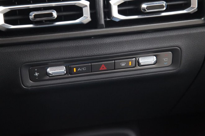 更注重全家出行 抢先试驾宝骏悦也Plus