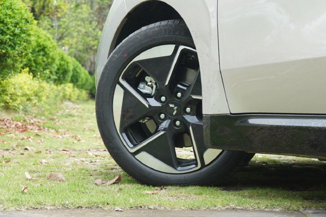 五菱星光纯电版 不只是更换动力那么简单