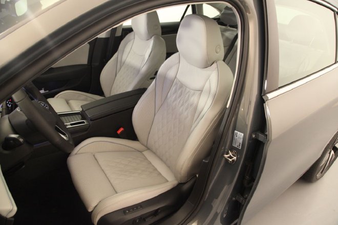 2024北京车展：一汽-大众全新一代迈腾亮相